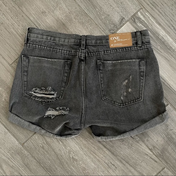 One by One Teaspoon Charger Distressed Shorts - Picture 3 of 8